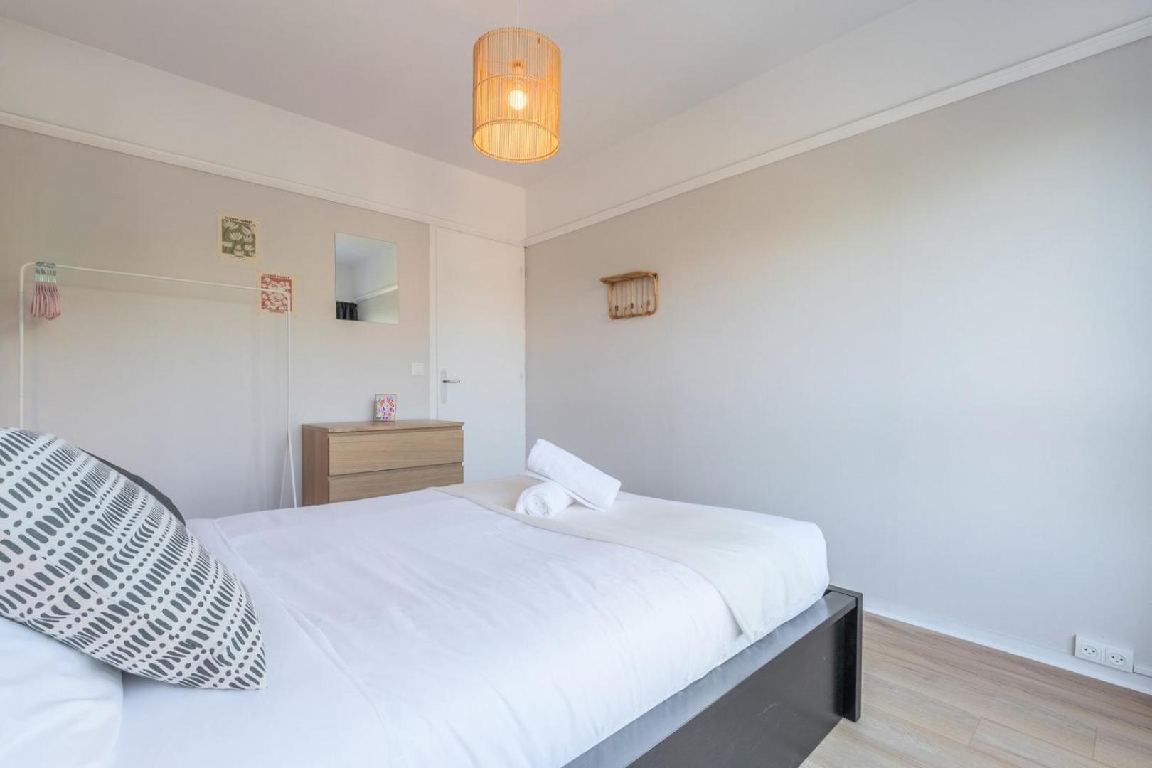 Spacious 3 Bedroom Apartment & Private Parking! Lambersart Extérieur photo