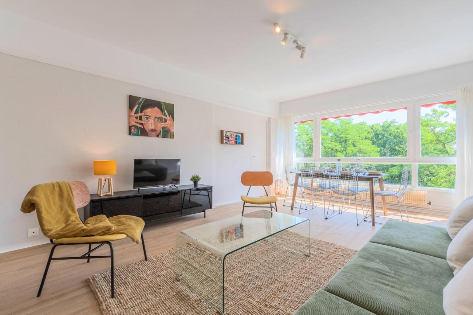 Spacious 3 Bedroom Apartment & Private Parking! Lambersart Extérieur photo